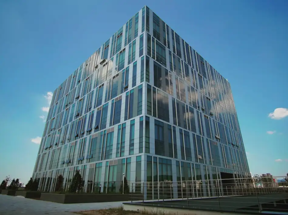 Highrise commercial office building